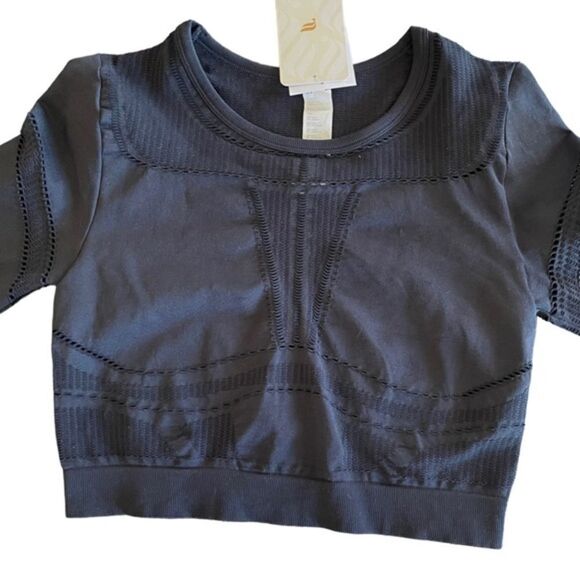 Fabletics Jaymee Cropped Mesh Cutout Long Sleeve Train Yoga Fitted Athletic Top - Picture 9 of 16